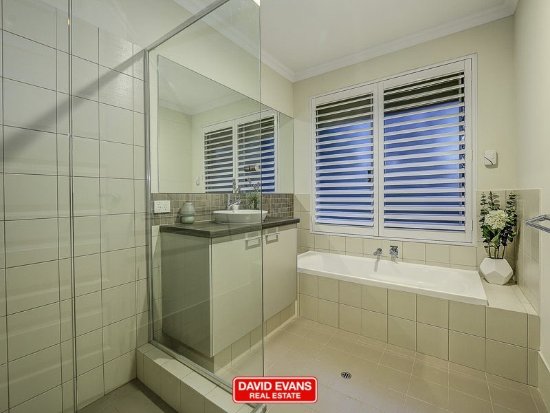 25 Parkland Drive, Yanchep WA 6035