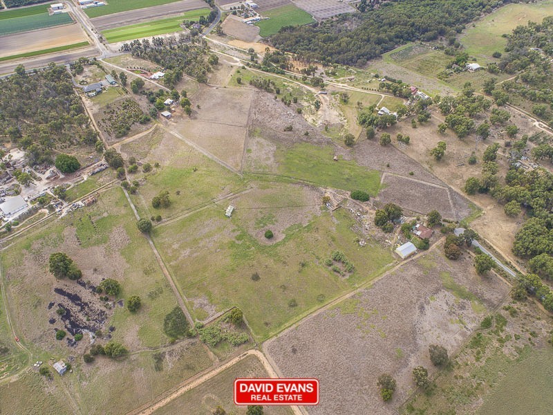 26 Trian Road, Carabooda WA 6033