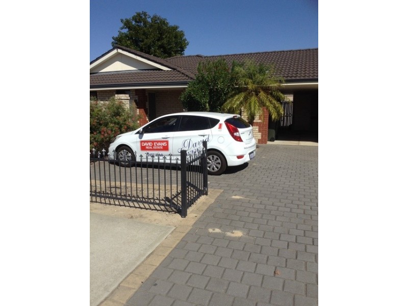 1/207 Sevenoaks Street, Cannington WA 6107