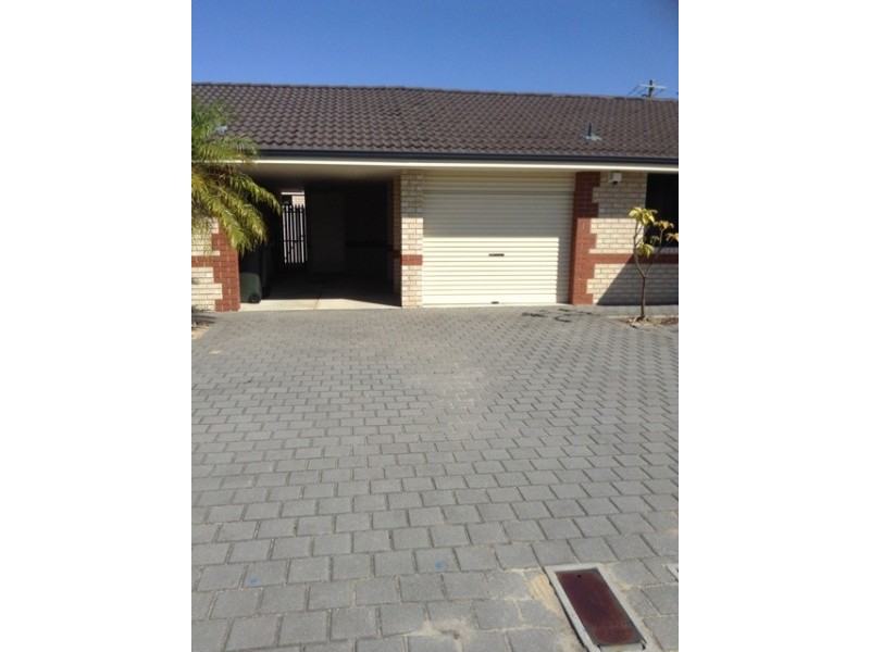 1/207 Sevenoaks Street, Cannington WA 6107