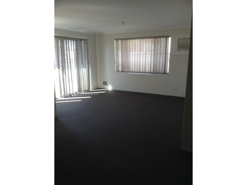 1/207 Sevenoaks Street, Cannington WA 6107