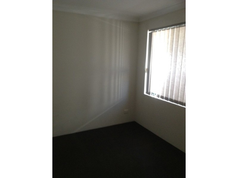 1/207 Sevenoaks Street, Cannington WA 6107