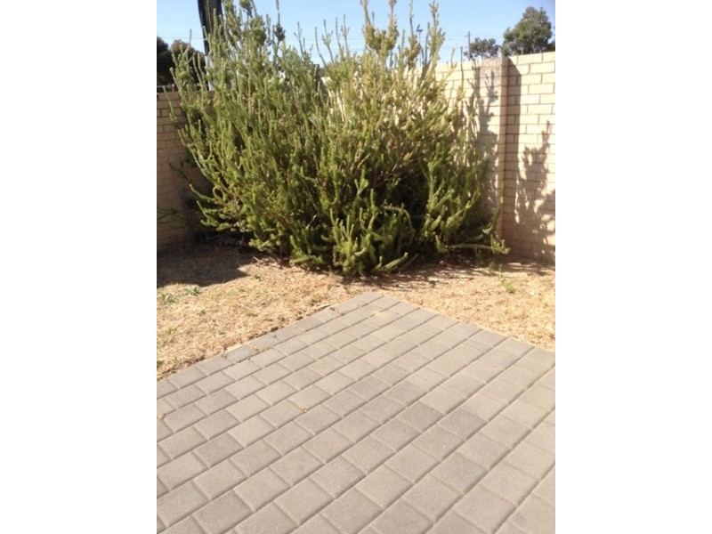 1/207 Sevenoaks Street, Cannington WA 6107