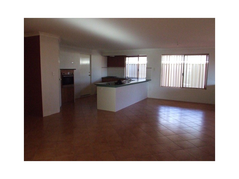 34 Minjah Cres, Carramar WA 6031