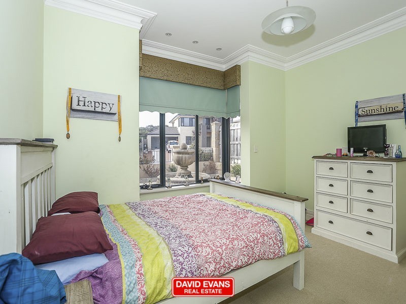 9 Royal James Court, Quinns Rocks WA 6030