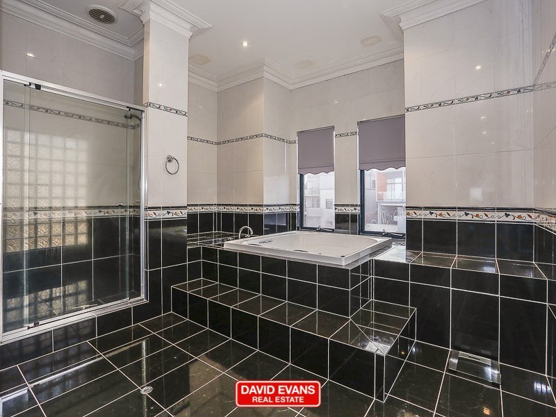 9 Royal James Court, Quinns Rocks WA 6030