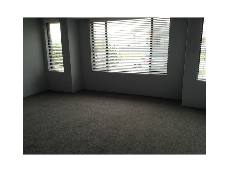 17 Hillsborough Parkway, Ridgewood WA 6030