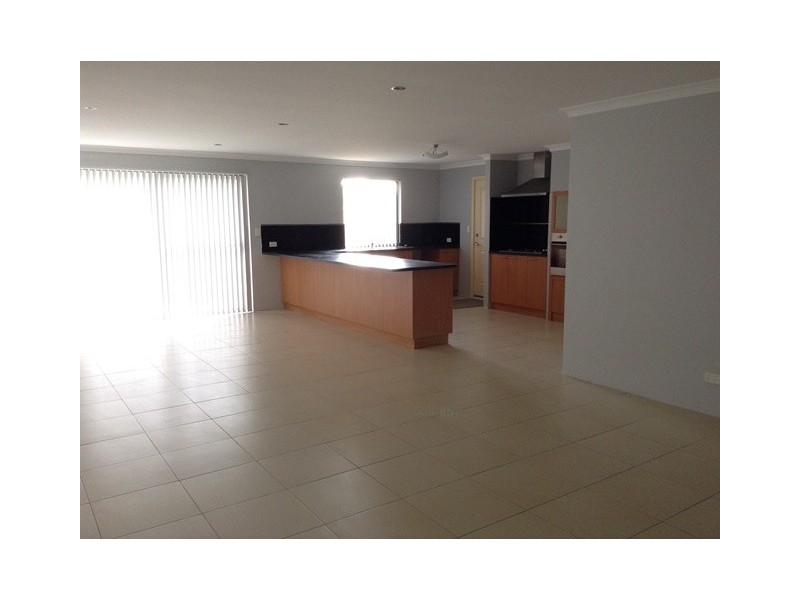 17 Hillsborough Parkway, Ridgewood WA 6030