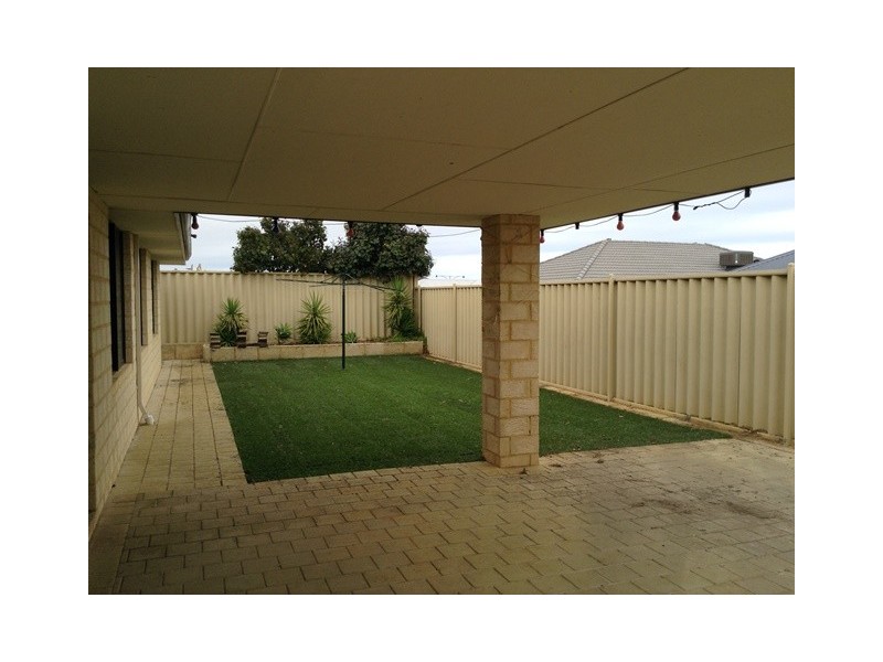 17 Hillsborough Parkway, Ridgewood WA 6030