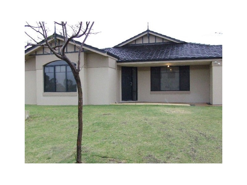 1 Keanefield Drive, Carramar WA 6031