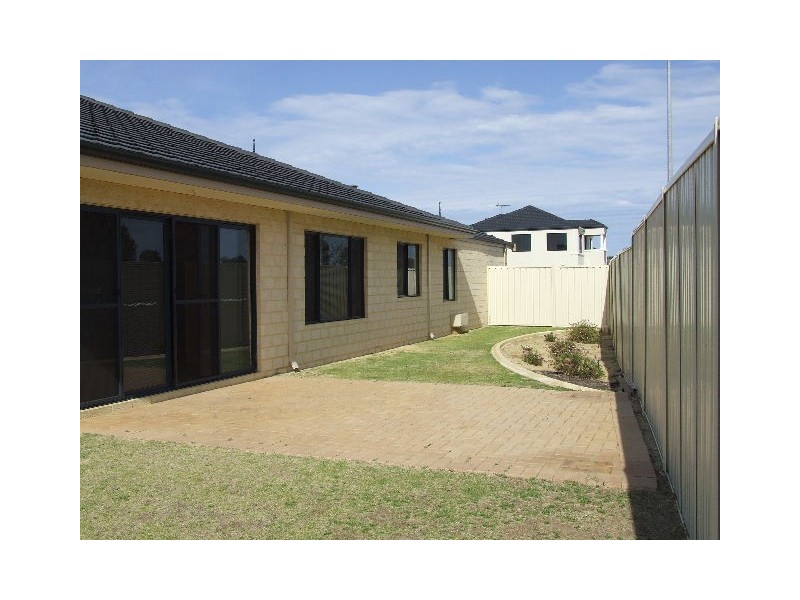 1 Keanefield Drive, Carramar WA 6031