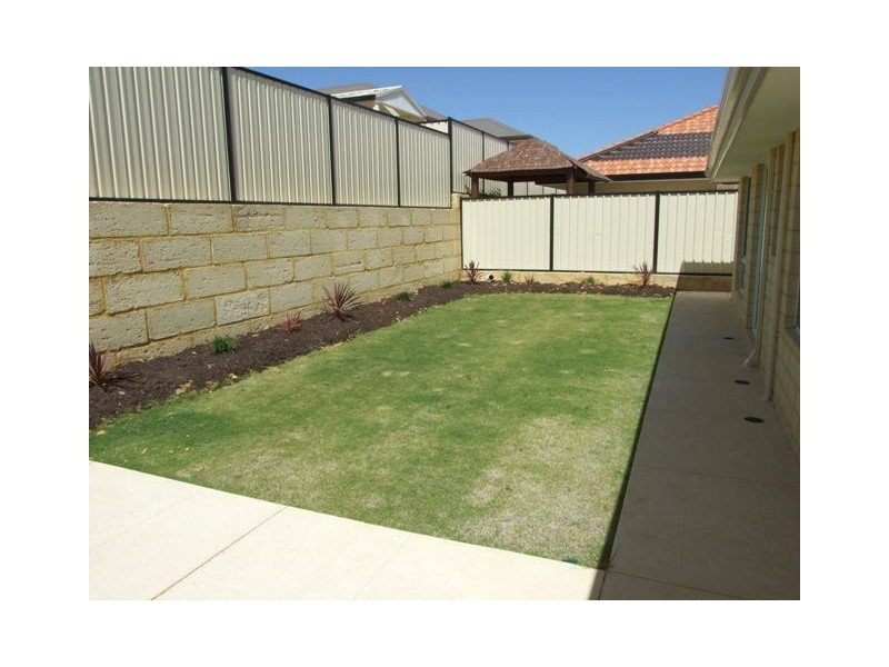 3 Elmhurst Drive, Clarkson WA 6030