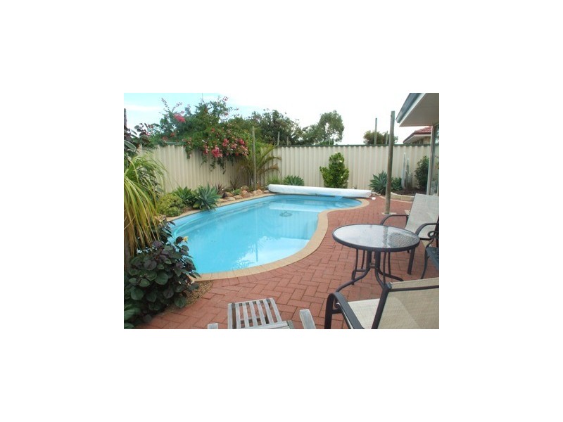 11 Aleri Court, Quinns Rocks WA 6030