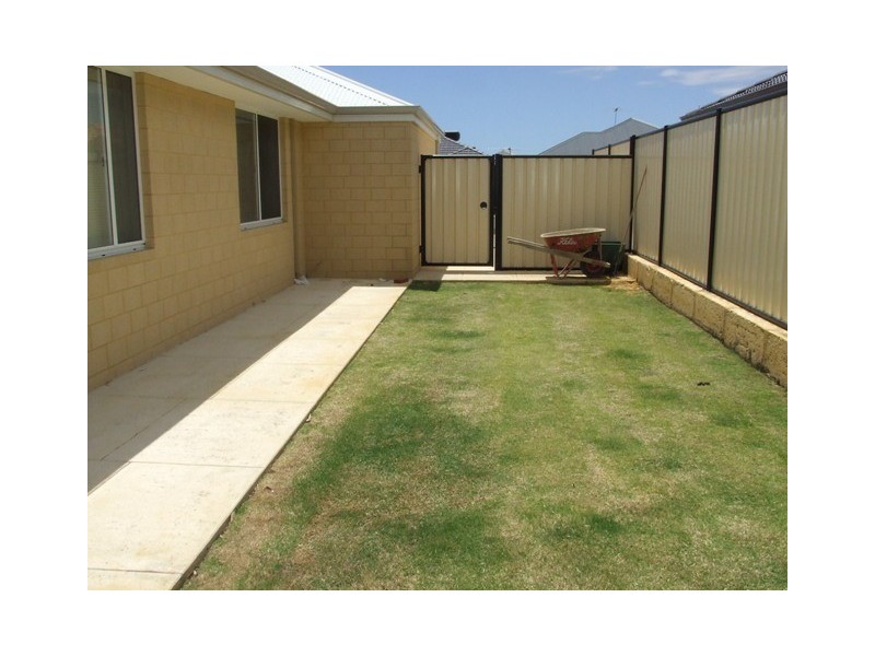 14 Grand Oak Drive, Clarkson WA 6030