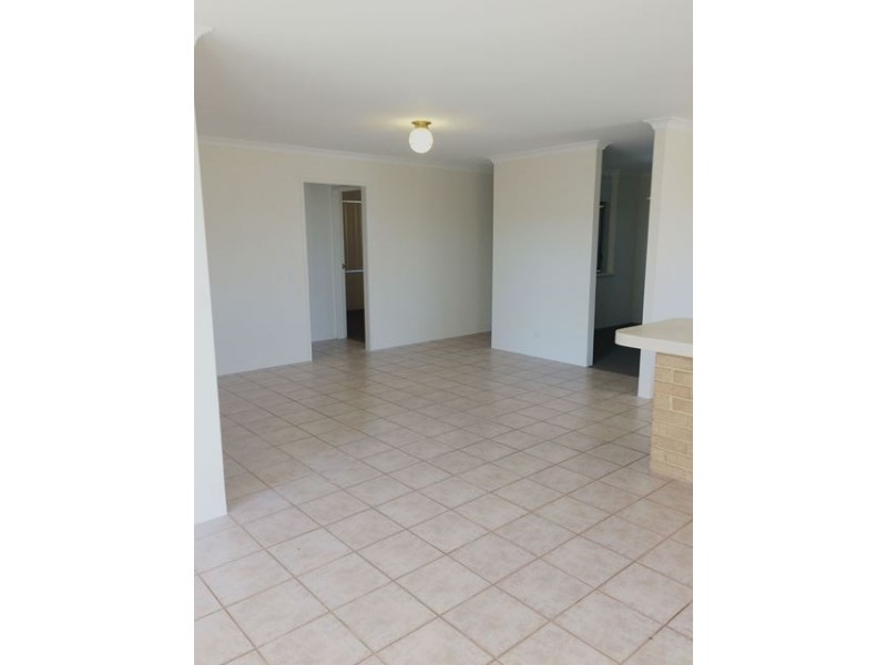 2 Mossdale Pass, Kinross WA 6028