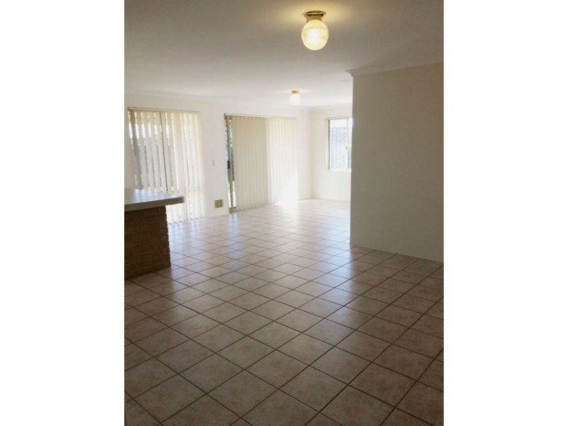 2 Mossdale Pass, Kinross WA 6028