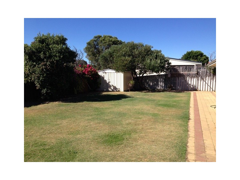 2 Mossdale Pass, Kinross WA 6028