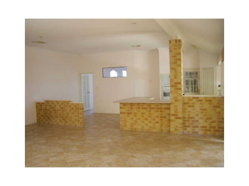 8 Peel Way, Mindarie WA 6030