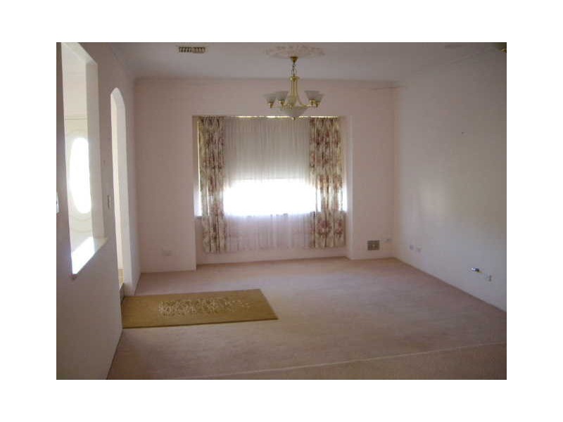 8 Peel Way, Mindarie WA 6030