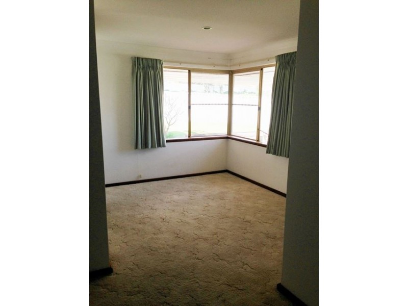 29 Tenggara Ave, Two Rocks WA 6037