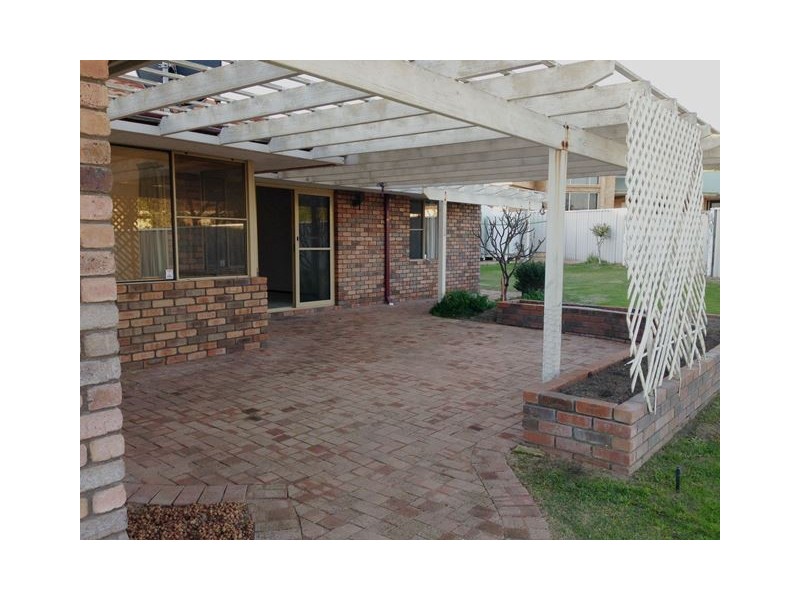 29 Tenggara Ave, Two Rocks WA 6037