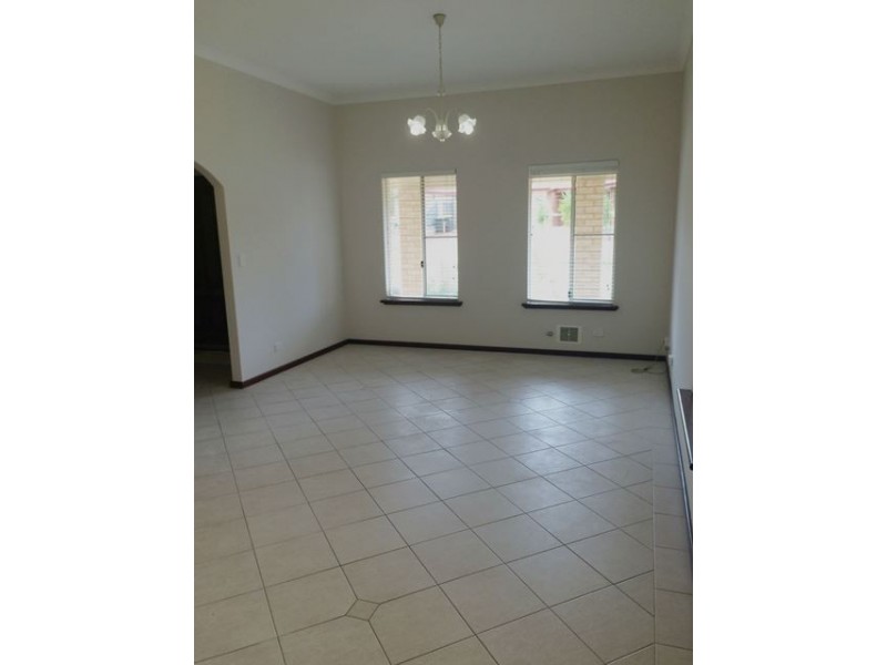 5 Ostend Parade, Mindarie WA 6030