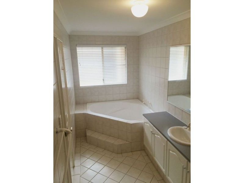 5 Ostend Parade, Mindarie WA 6030