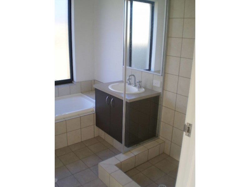 5  Benjamin Crescent, Tapping WA 6065