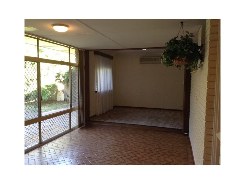 17 Farina Drive, Yokine WA 6060