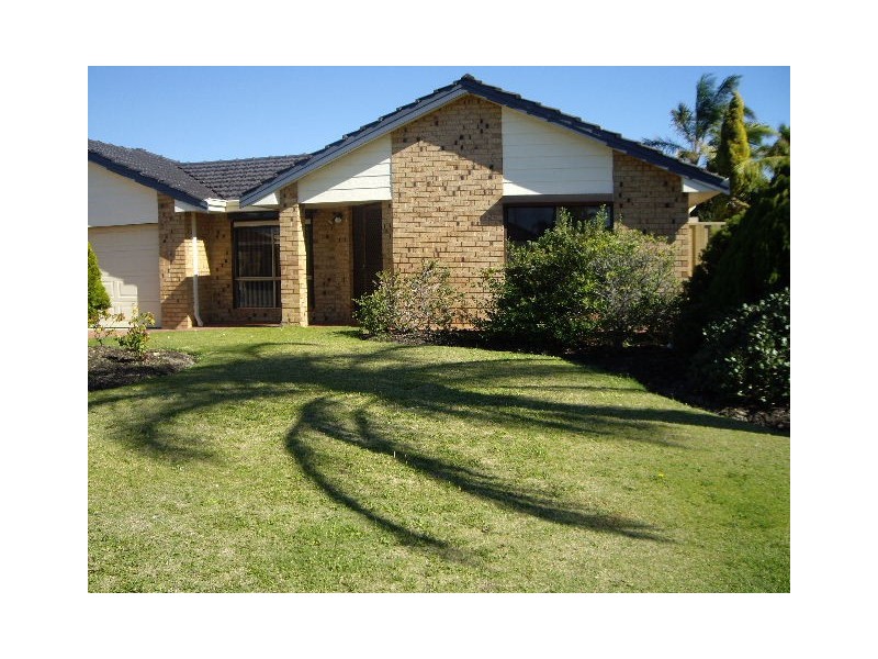 16 Village Walk, Ocean Reef WA 6027