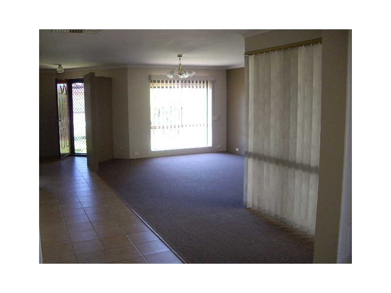 16 Village Walk, Ocean Reef WA 6027