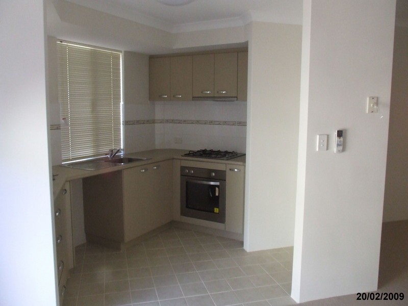 4/4 Allum Green, Merriwa WA 6030