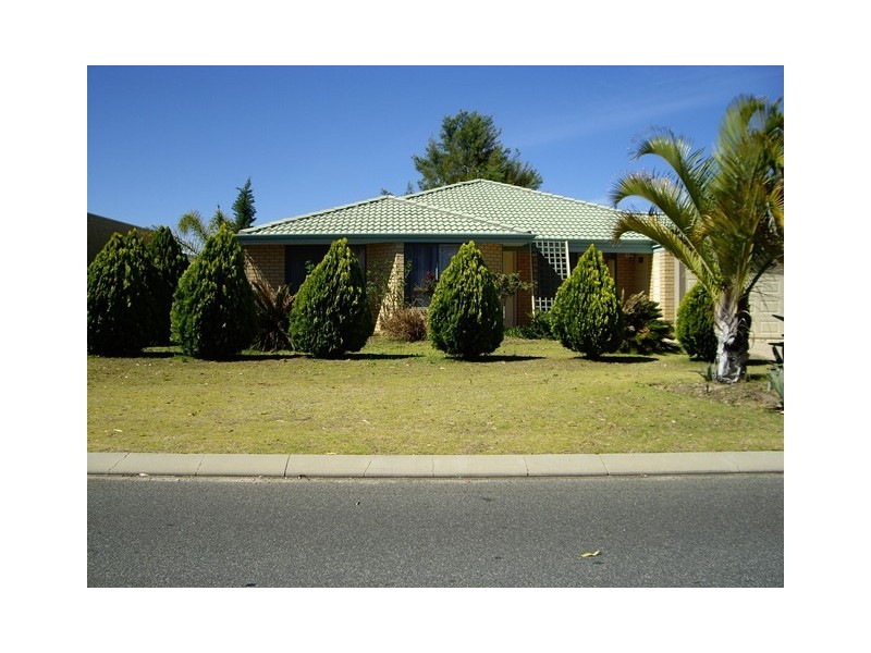 66 Houghton Drive, Carramar WA 6031