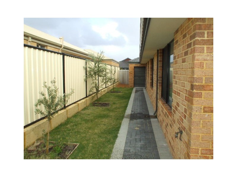 17 Lakewood Terrace, Clarkson WA 6030
