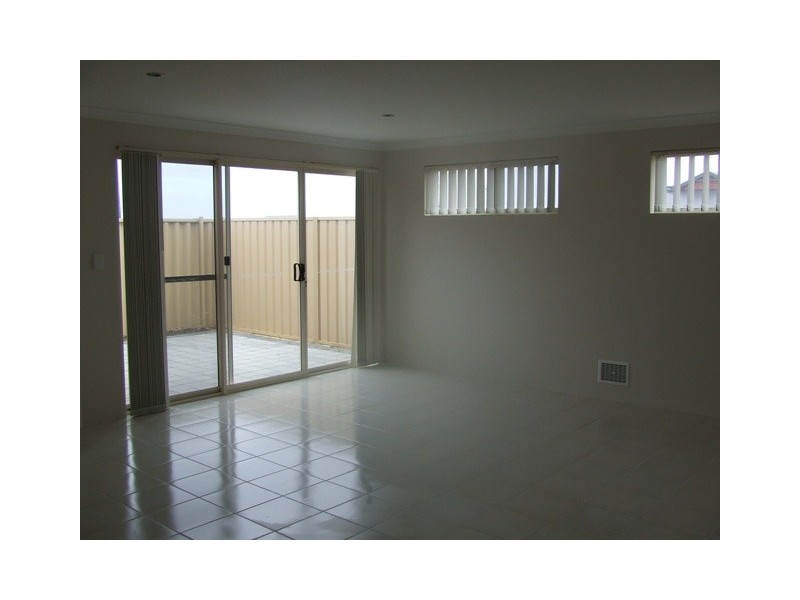 65B HINCHINBROOK AVENUE, Ridgewood WA 6030