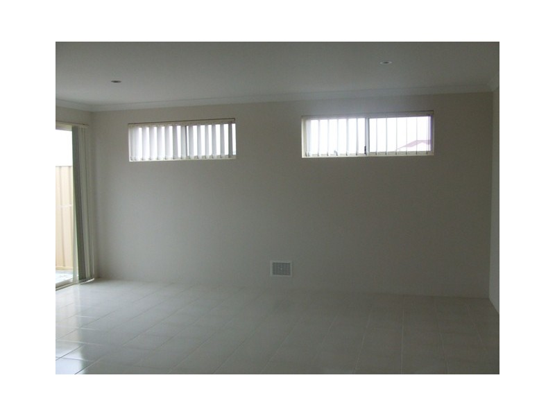 65B HINCHINBROOK AVENUE, Ridgewood WA 6030