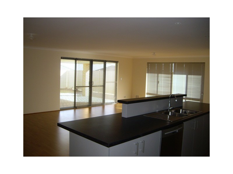 17 EASTMAN TURN, Tapping WA 6065