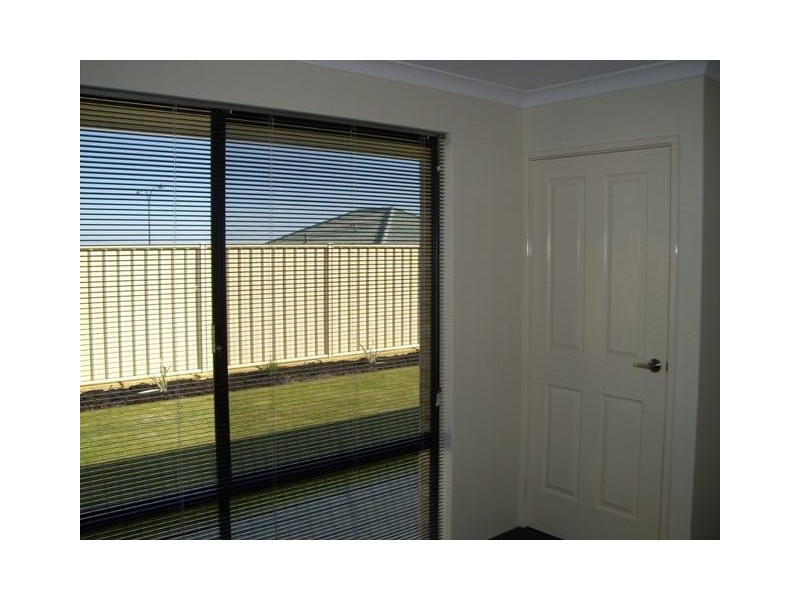 17 EASTMAN TURN, Tapping WA 6065