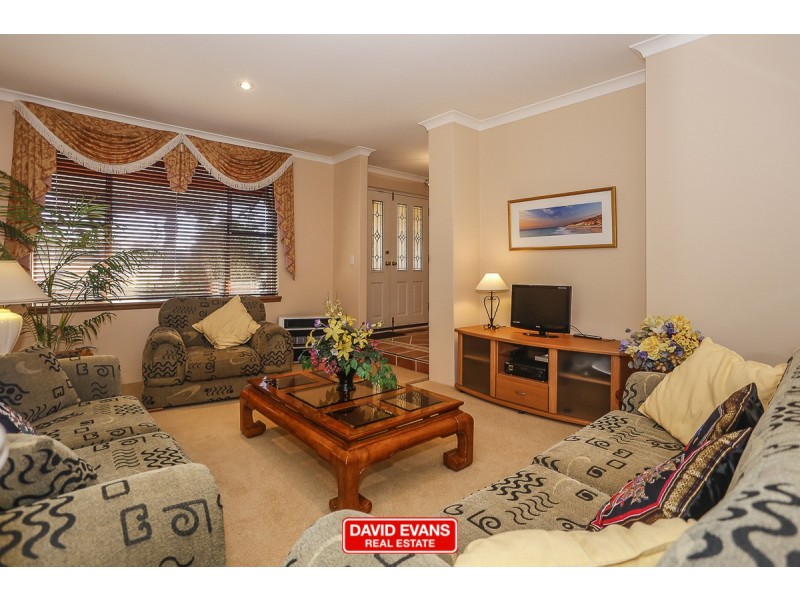 42 Rochester Drive, Mindarie WA 6030