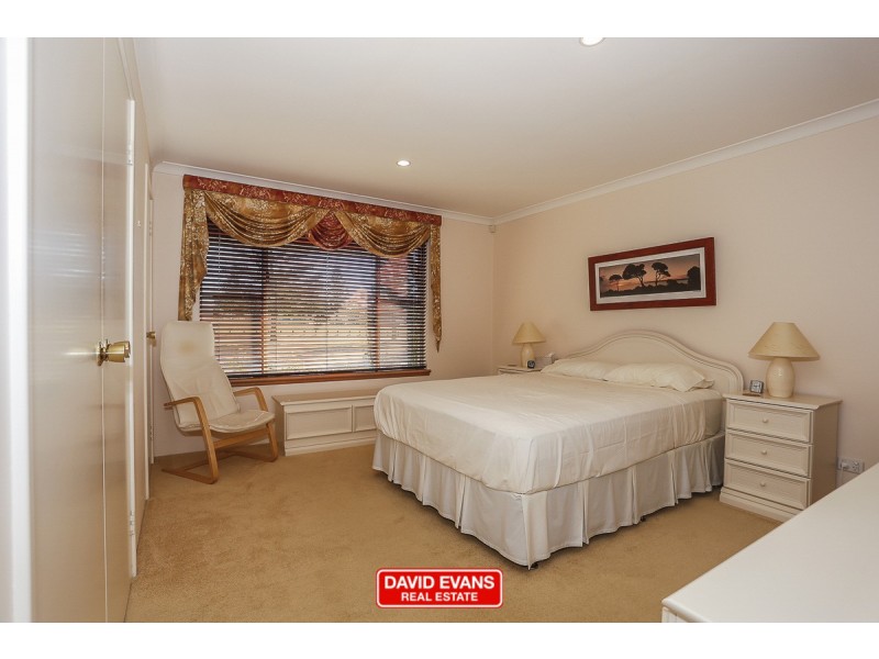 42 Rochester Drive, Mindarie WA 6030