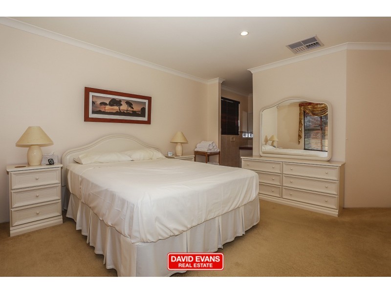 42 Rochester Drive, Mindarie WA 6030
