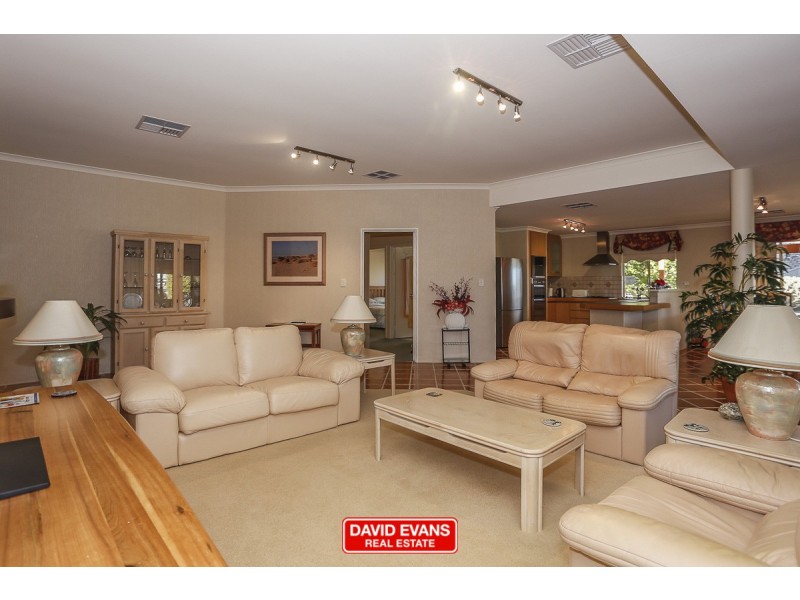 42 Rochester Drive, Mindarie WA 6030