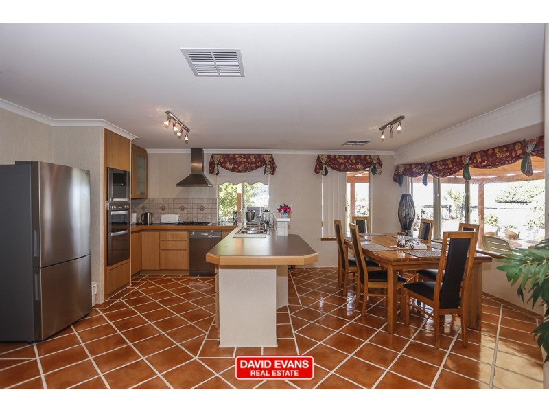 42 Rochester Drive, Mindarie WA 6030