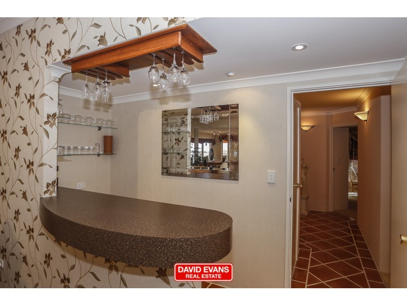 42 Rochester Drive, Mindarie WA 6030