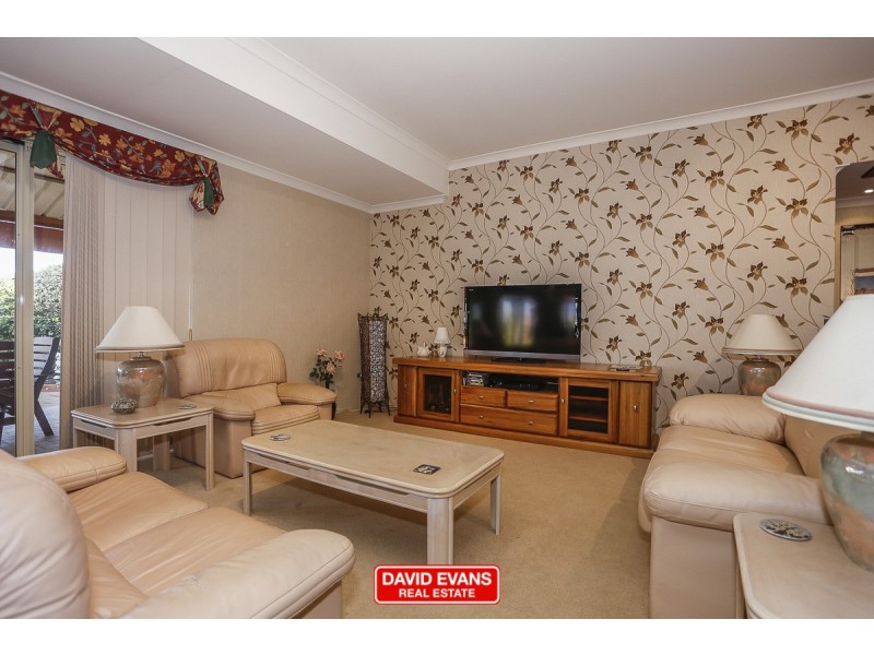 42 Rochester Drive, Mindarie WA 6030