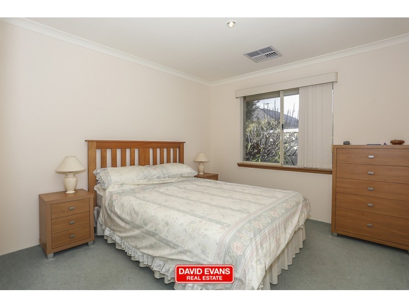 42 Rochester Drive, Mindarie WA 6030