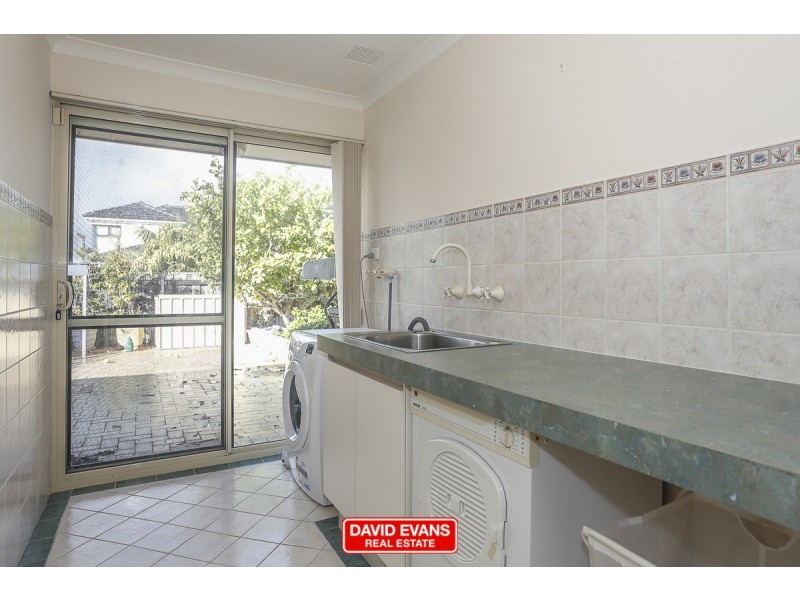 42 Rochester Drive, Mindarie WA 6030