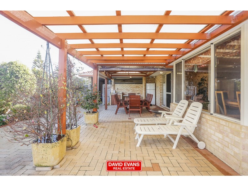 42 Rochester Drive, Mindarie WA 6030