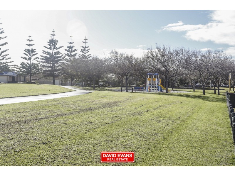 42 Rochester Drive, Mindarie WA 6030