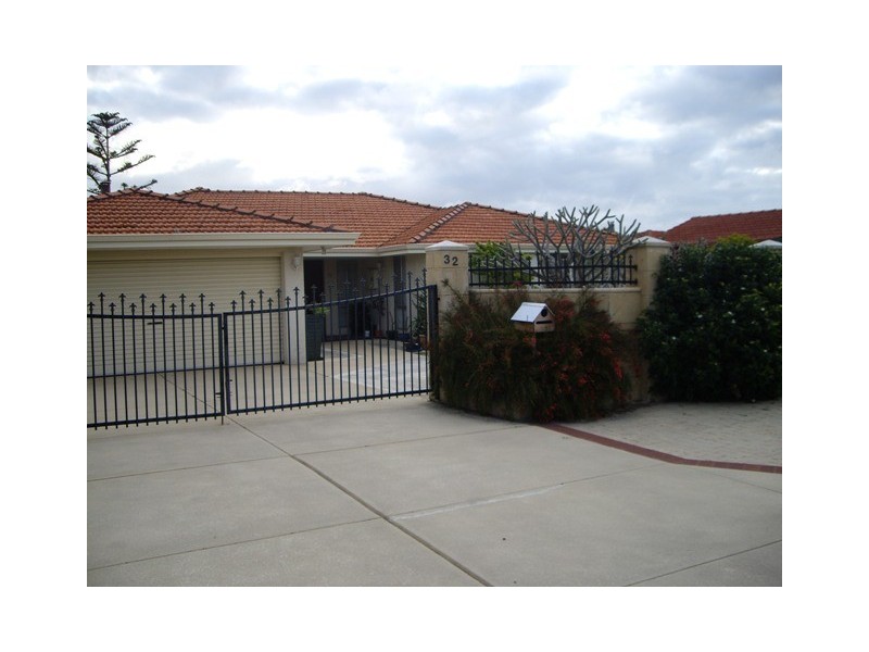 32 Seapeak Road, Ocean Reef WA 6027